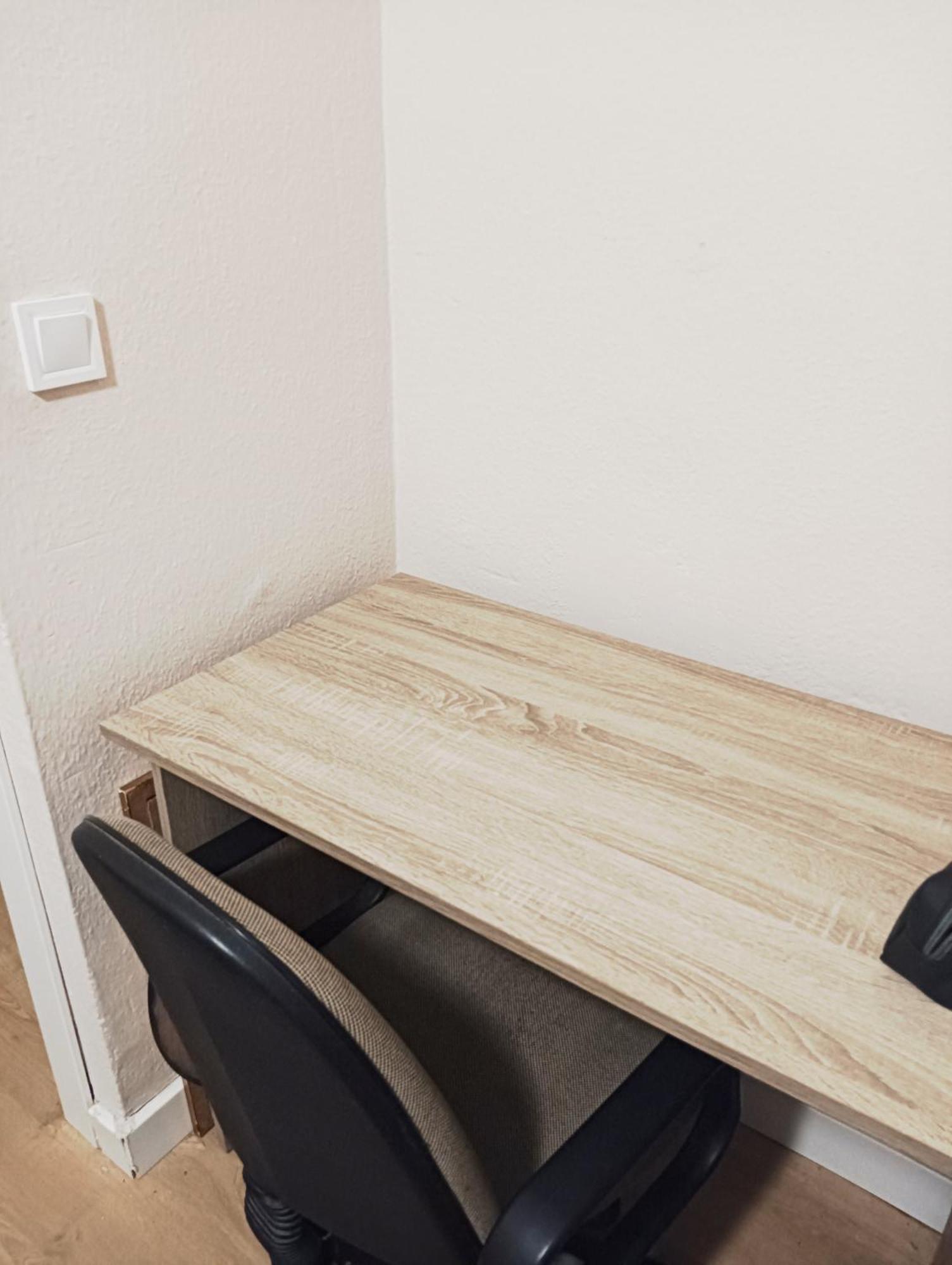 Habitaciones En Apartamento Compartido Delicias Room Cerca Del Mar, Aeropuerto, Ave Y Metro Malaga Exterior photo